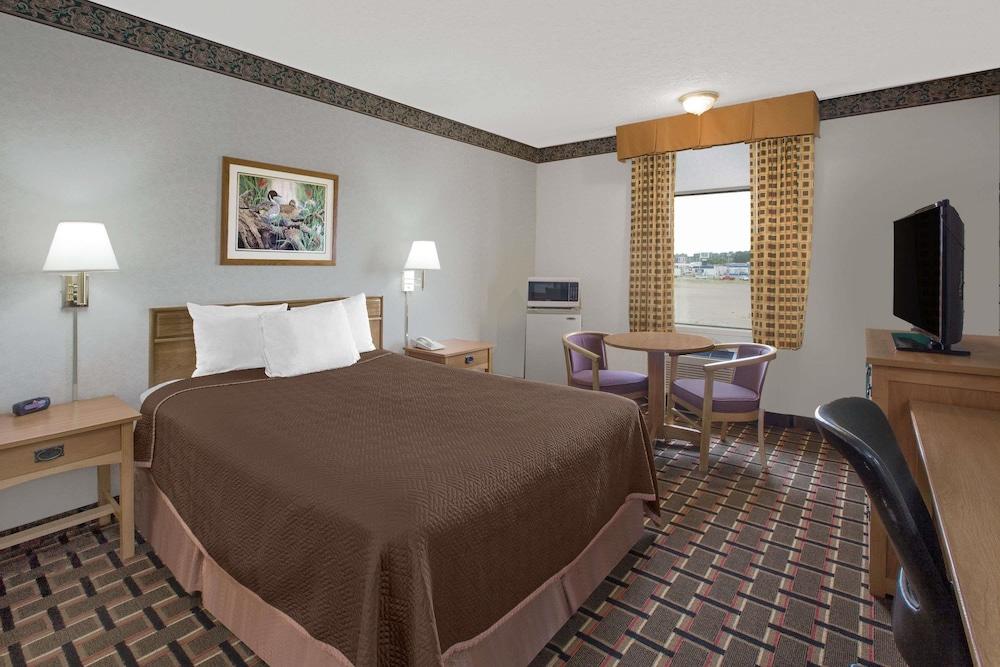 Quality Near Downtown Wyoming